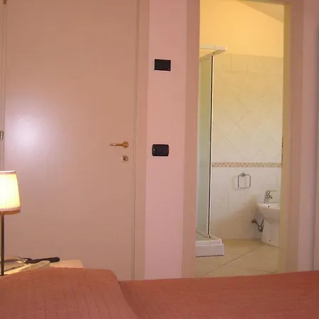 Le 2 Rose Hotell 3*