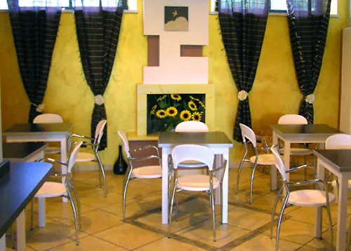 Le 2 Rose 新塞韦里诺马尔凯